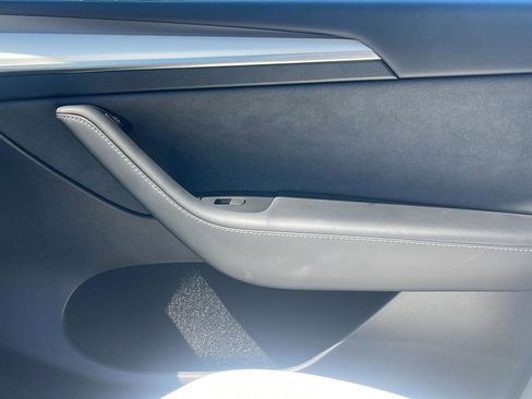 Used 2023 Tesla Model Y Performance AWD/4WD image 19