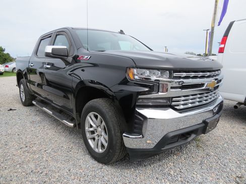 Used 2019 Chevrolet Silverado 1500 LT w/ All-Star Edition image 9