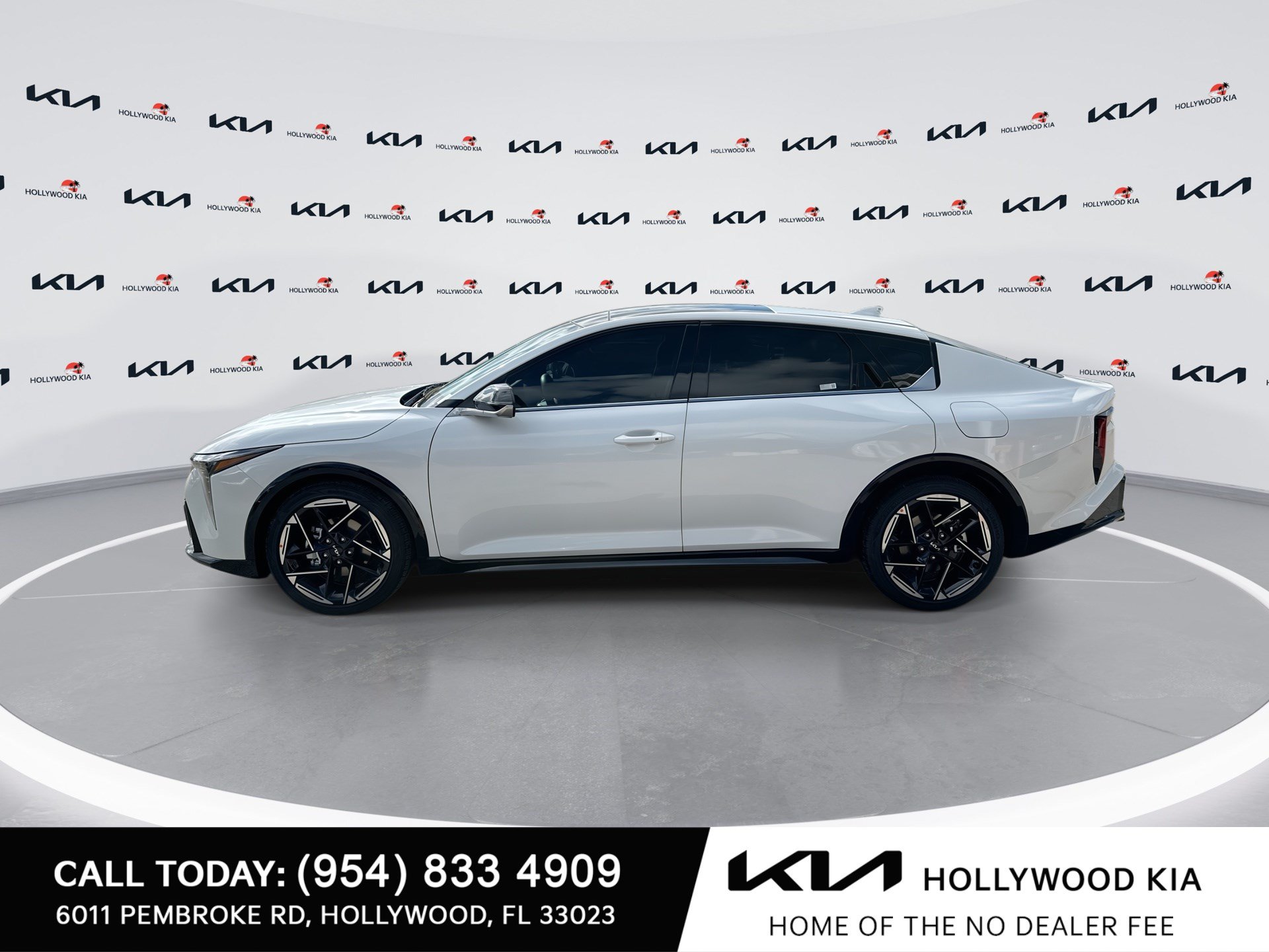 New 2026 Kia K4 GT-Line w/ GT-Line Premium Package FWD image 5