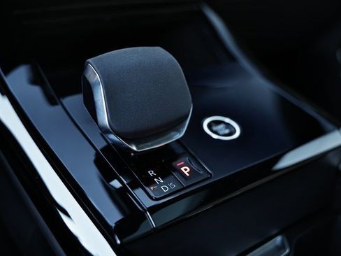 New 2025 Land Rover Range Rover Sport SE image 44