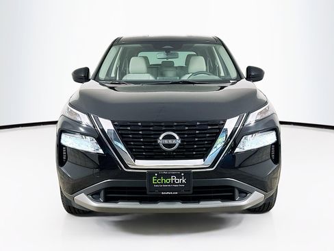 Used 2023 Nissan Rogue SV image 2