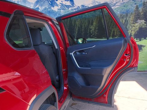 Used 2022 Toyota RAV4 XLE image 30