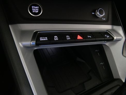 Used 2024 Audi Q3 2.0T Premium image 30