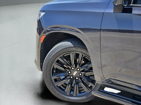 Used 2022 Cadillac Escalade Sport Platinum AWD/4WD image 23