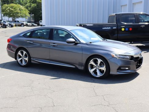 Used 2018 Honda Accord Touring image 13