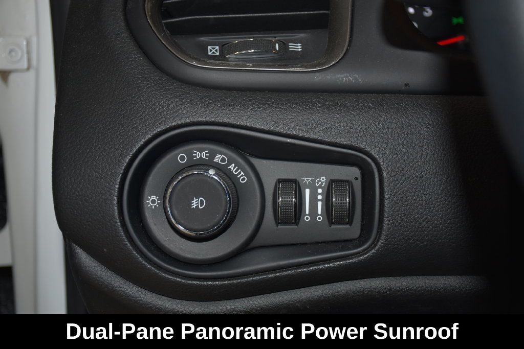 Used 2023 Jeep Renegade Limited w/ Sun/Sound Group AWD/4WD image 12