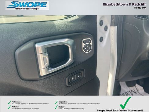 Used 2022 Jeep Wrangler Unlimited Sahara w/ Cold Weather Group AWD/4WD image 13
