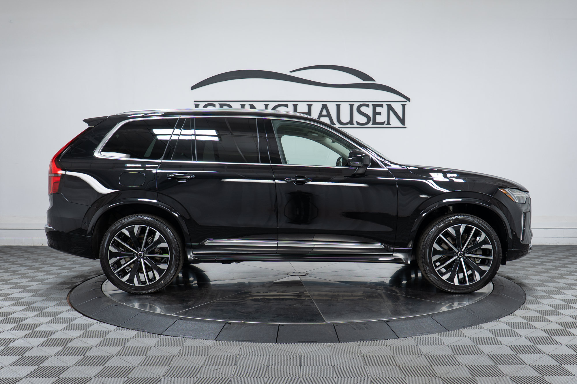 New 2026 Volvo XC90 T8 Plus w/ Protection Package Premier AWD/4WD image 4