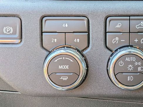 New 2026 GMC Sierra 2500 SLE w/ SLE Value Package; AWD/4WD image 13