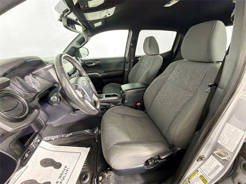 Used 2017 Toyota Tacoma SR5 image 21