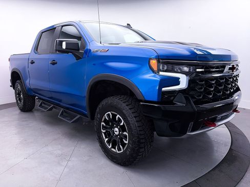 Used 2023 Chevrolet Silverado 1500 ZR2 w/ Technology Package AWD/4WD image 12