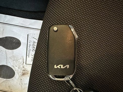Used 2023 Kia Forte LXS FWD image 17