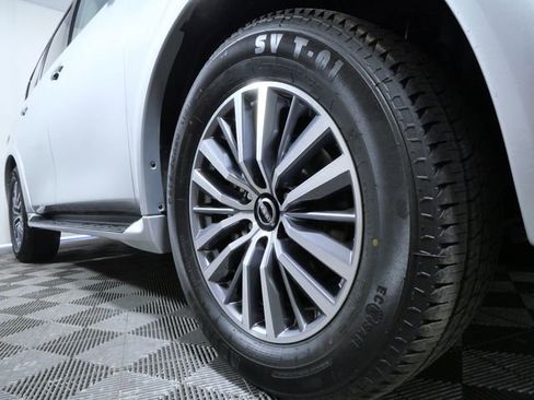 Used 2024 Nissan Armada SL AWD/4WD image 2