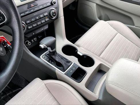 Used 2019 Kia Sportage LX w/ LX Popular Package image 17