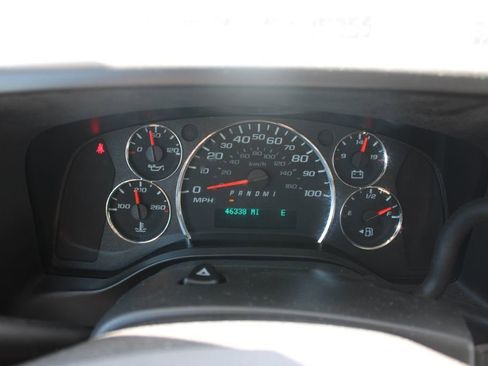 Used 2024 Chevrolet Express 3500 LT w/ LT Preferred Equipment Group RWD image 29