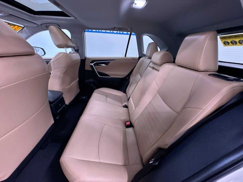 Used 2022 Toyota RAV4 Limited image 35
