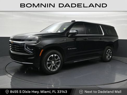 Used 2026 Chevrolet Suburban LS RWD image 1