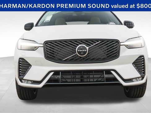 Used 2026 Volvo XC60 B5 Plus w/ Climate Package PRO AWD/4WD image 2
