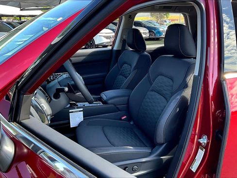 New 2026 Nissan Pathfinder SV image 9