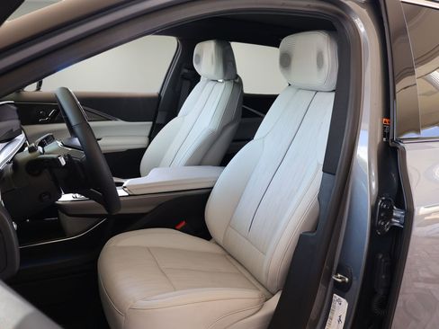 Certified 2023 Cadillac Lyriq 2WD image 13