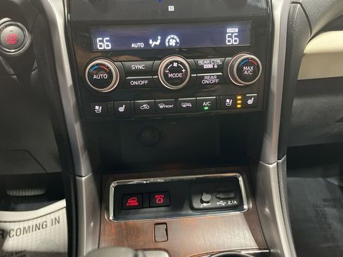 Used 2021 Subaru Ascent Touring AWD/4WD image 25