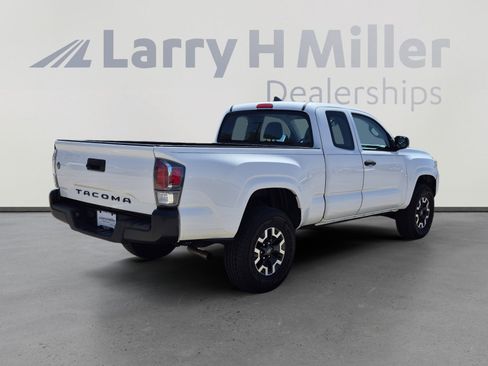 Used 2018 Toyota Tacoma SR RWD image 5