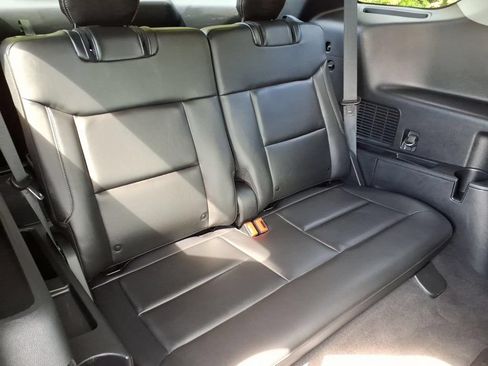 Used 2023 Ford Explorer XLT w/ Equipment Group 202A AWD/4WD image 14