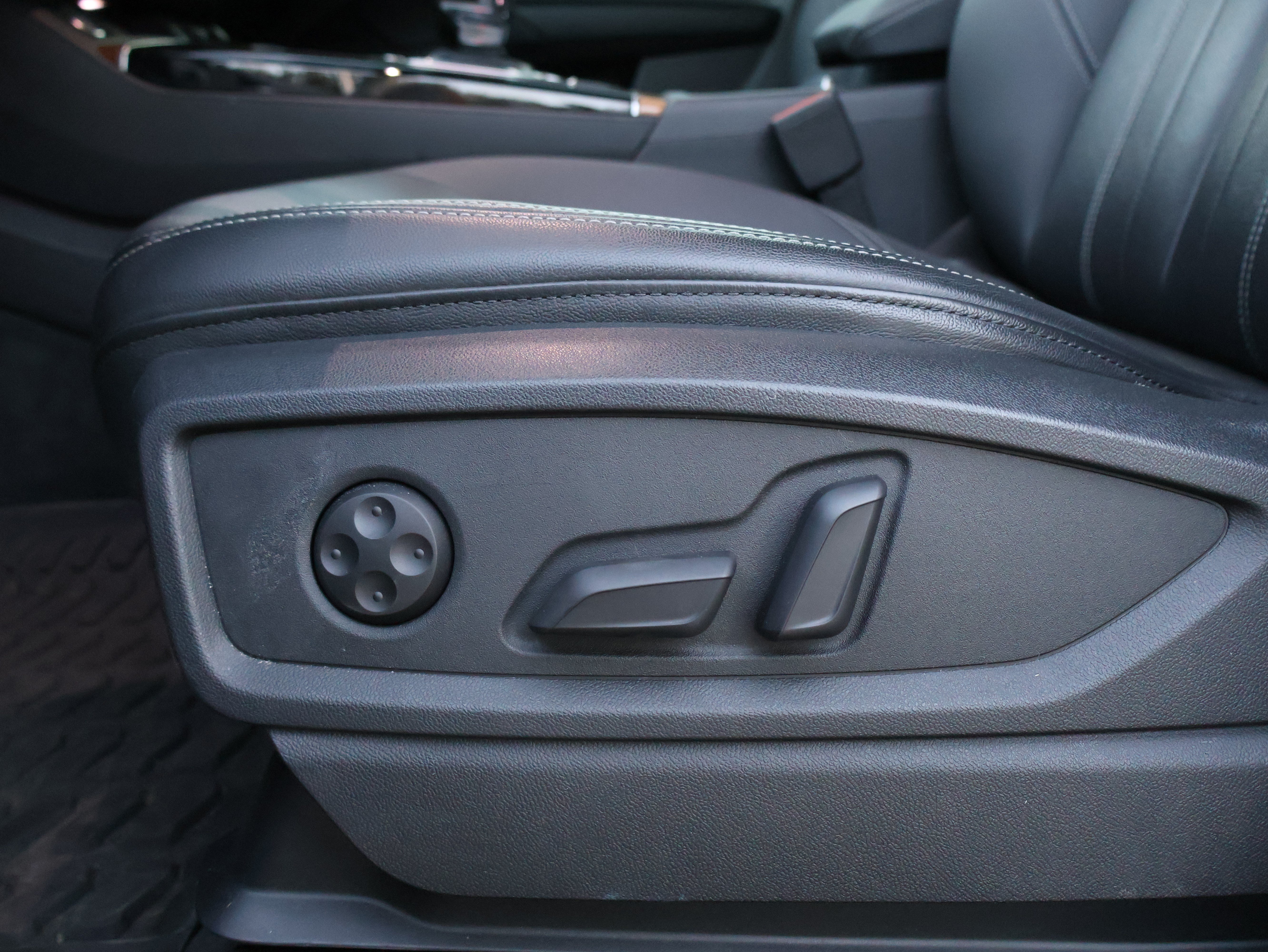 Used 2022 Audi Q5 2.0T Premium w/ Convenience Package AWD/4WD image 19