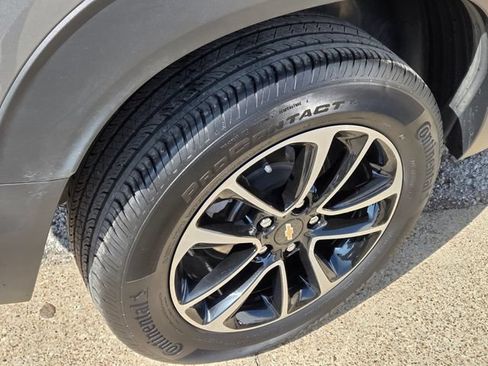 Used 2025 Chevrolet TrailBlazer LT AWD/4WD image 12
