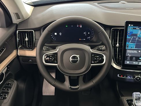 New 2026 Volvo XC90 B6 Plus w/ Protection Package Premier AWD/4WD image 12