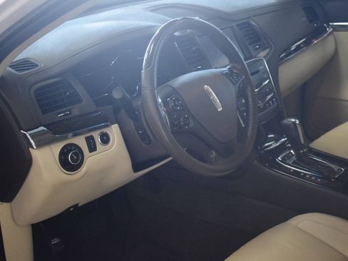 Used 2013 Lincoln MKS AWD image 37
