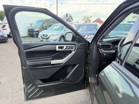 Used 2022 Ford Explorer XLT w/ Equipment Group 202A image 17