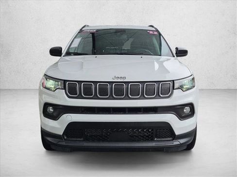 Used 2022 Jeep Compass Latitude AWD/4WD image 2