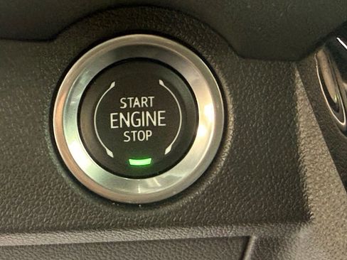 Used 2024 Chevrolet Traverse LT image 17