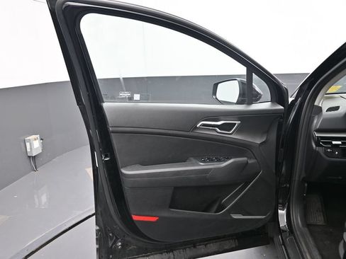 Used 2026 Kia Sportage LX FWD image 18