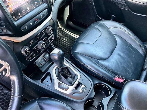 Used 2014 Jeep Cherokee Limited w/ Technology Group FWD image 11