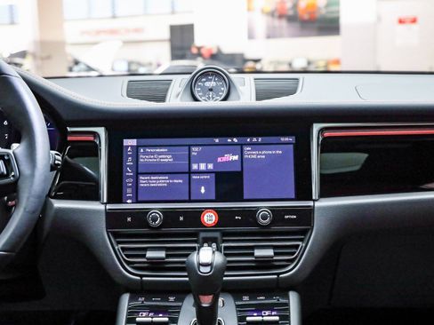 Used 2025 Porsche Macan Turbo image 16