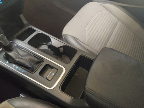 Used 2017 Ford Escape SE w/ SE Sport Appearance Package image 26