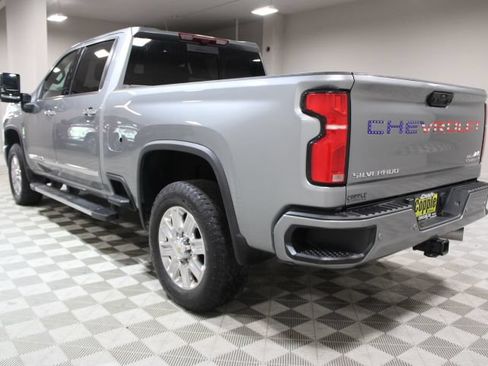 Used 2024 Chevrolet Silverado 2500 High Country w/ High Country Premium Package AWD/4WD image 10