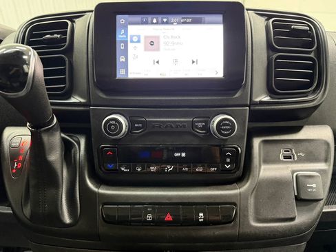 Used 2025 RAM ProMaster 2500 w/ Convenience Group FWD image 19