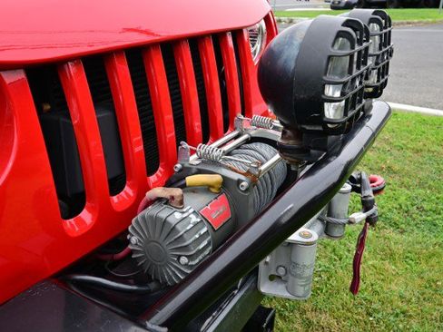 Used 2018 Jeep Wrangler Rubicon w/ Power Convenience Group image 48