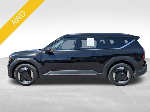 Used 2024 Kia EV9 Wind AWD/4WD image 2