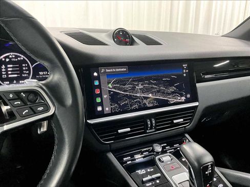 Used 2023 Porsche Cayenne image 19