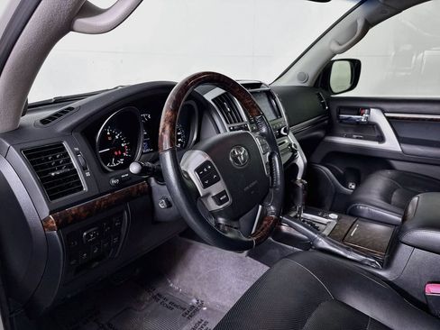 Used 2013 Toyota Land Cruiser AWD/4WD image 9