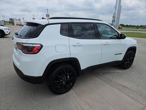 New 2026 Jeep Compass Latitude AWD/4WD image 38