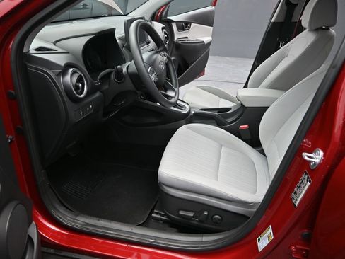 Used 2023 Hyundai Kona SEL image 12