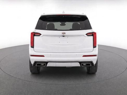 Used 2021 Cadillac XT6 Premium Luxury FWD image 4