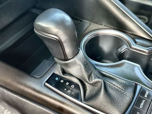 Used 2023 Toyota Camry SE image 16