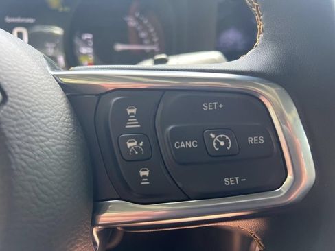 Used 2024 Jeep Wrangler Unlimited Sahara AWD/4WD image 19
