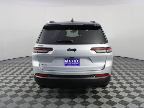 New 2025 Jeep Grand Cherokee L Limited w/ Trailer Tow Package image 27